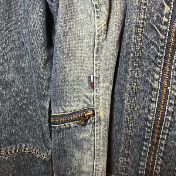 EUC Distressed Tommy Hilfiger Women's Jean Jacket Size L - Picture 4 of 4